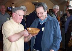 Geoff Hunt with Alan Beecham and the winning bowl